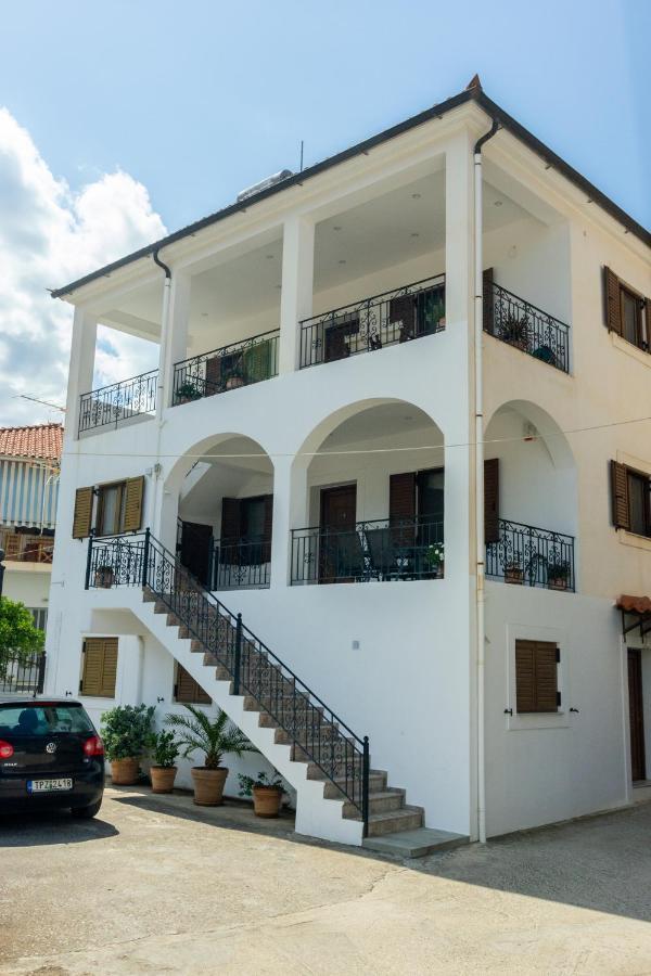 Katerina & Elia'S Family House Apartment Leonidio Exterior photo